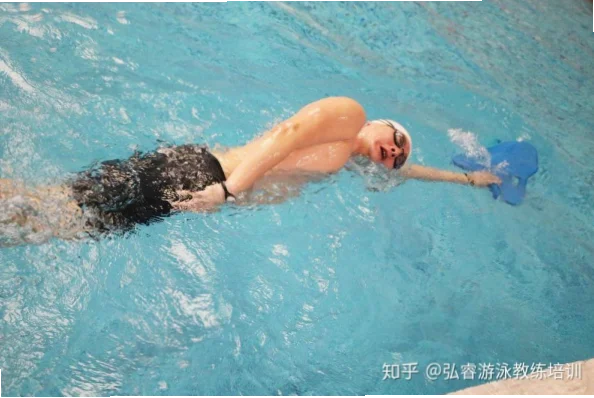 游泳换气技巧：如何让水面刚好没过口鼻？